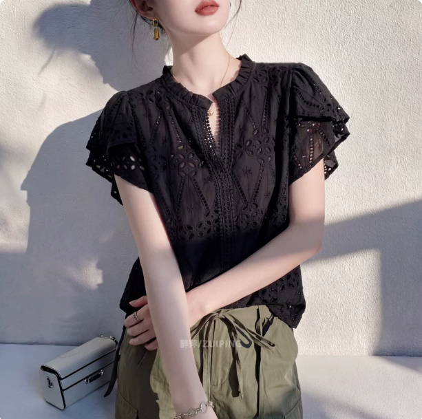 2026 새로운 한 부서 여름 검정색 반팔 레이스 조각 맨위 디자인 센스 홀로우 아웃 프릴 품격 여성 의류