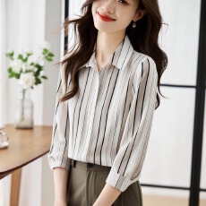 批发2026春秋独特漂亮法式气质<b class='q'>轻熟</b>雪纺上衣高级感海妖风通勤条纹衬衫