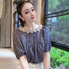 批发蕾丝花边圆领格子娃娃领衬衫女2026<b class='q'>夏</b>季时尚气质减龄百搭短袖衬衣