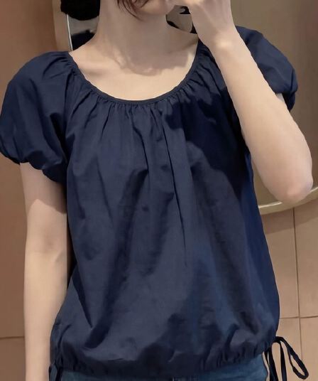 Feifei 소매 셔츠 디자인 여름 라운드 넥 스트랩 인형 2026 새로운 연령 감소 단색 루즈핏 맨위