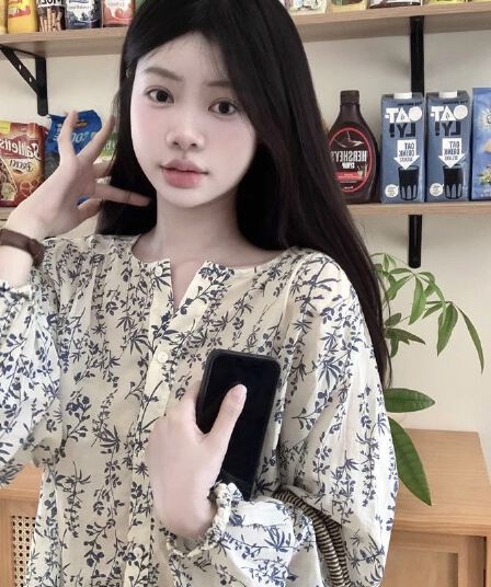 레트로 Chic 꽃무늬 긴팔 여성 셔츠 봄 가을 2026 새로운 루즈핏 싱글 줄 버튼 디자인 센스 작은 대중 셔츠 트렌디