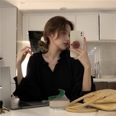 批发法式V领衬衫女春秋新款韩版宽松百搭纯色木耳边复古显瘦长袖<b class='q'>上衣</b>