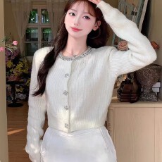 批发<b class='q'>赵</b><b class='q'>丽</b><b class='q'>颖</b><b class='q'>同款</b>毛衣象牙白钻领千金风针织衫长袖开衫上衣2025秋冬外套