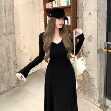 批发LUU桃喜儿/蕾丝拼接内搭长袖连衣裙女<b class='q'>春</b>秋修身长裙设计感针织裙子