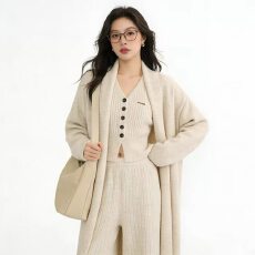批发<b class='q'>韩国</b>chic秋冬高级气质针织衫背心+长款毛衣外套+阔腿裤子三件套