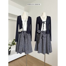 批发Y.JIA 伊嘉2026十三行早春款格子屁帘半身裙+防晒衫+打底背心套装