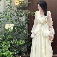 批发初恋系秋季<b class='q'>连衣裙</b>仙女超仙高级感法式气质海边度假长袖裙子2026款
