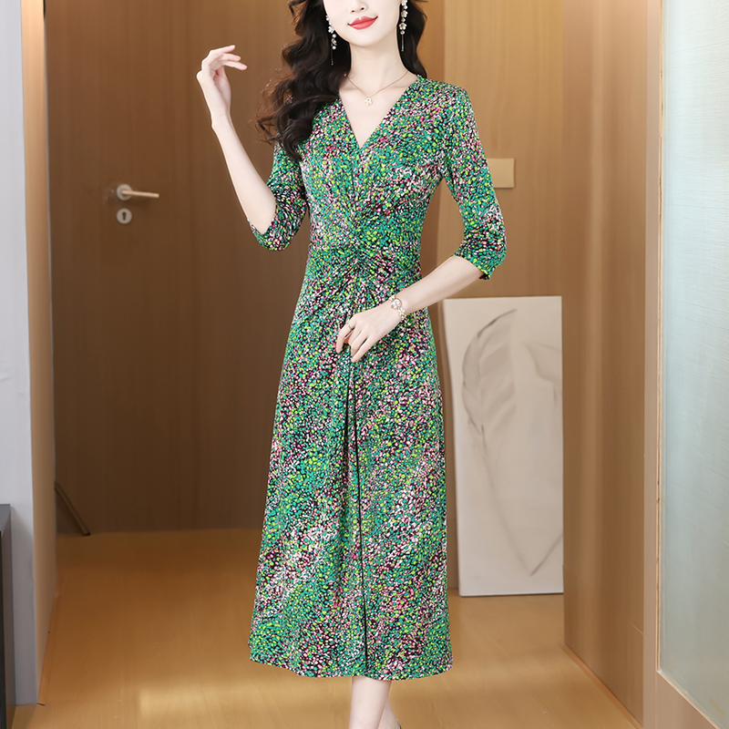 RY1406# 时尚V领妈妈大码七分袖春上新高级显瘦连衣裙收腰女