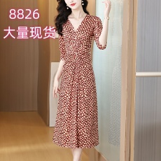 批发气质优雅花色<b class='q'>连衣裙</b>春夏修身新款中袖V领显瘦遮肚中长款A字裙