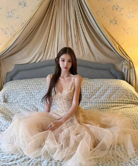 upscale 시리즈 무거운 작업 레이스 주문 구슬 삽입 조각 드레스 쇼트 스타일 롱 코트