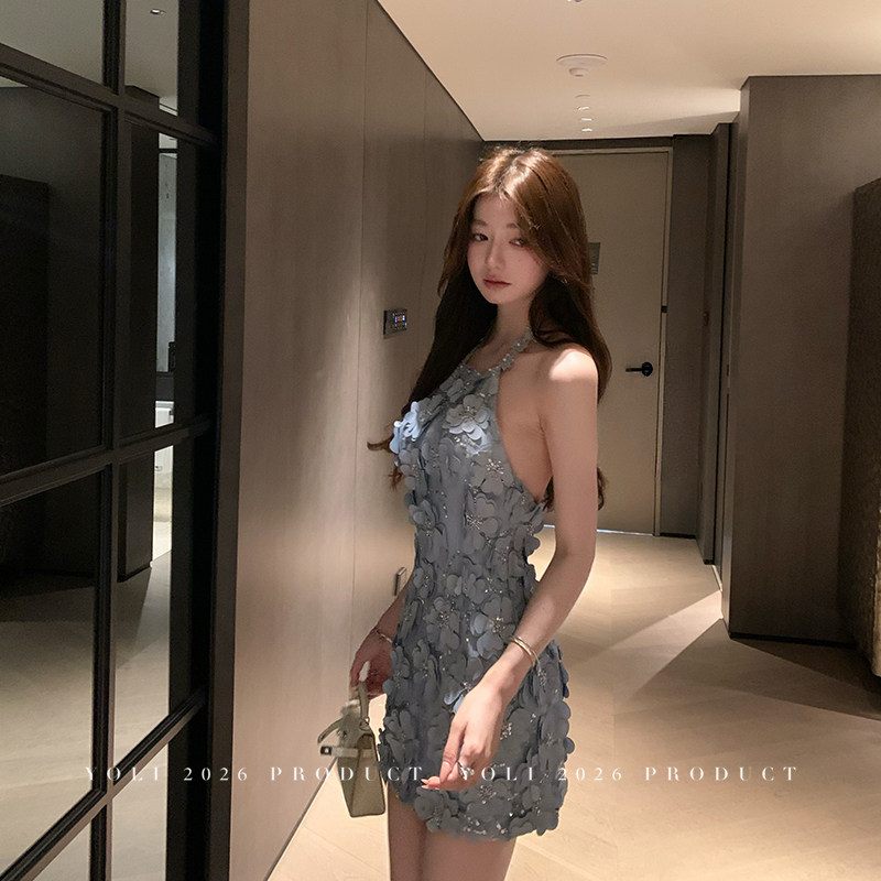 사랑 섬 꽃 파란색 행침 목 여성 드레스 여름 고급 센스 무거운 작업 허리 수축 슬림해 보이는 미니 스커트