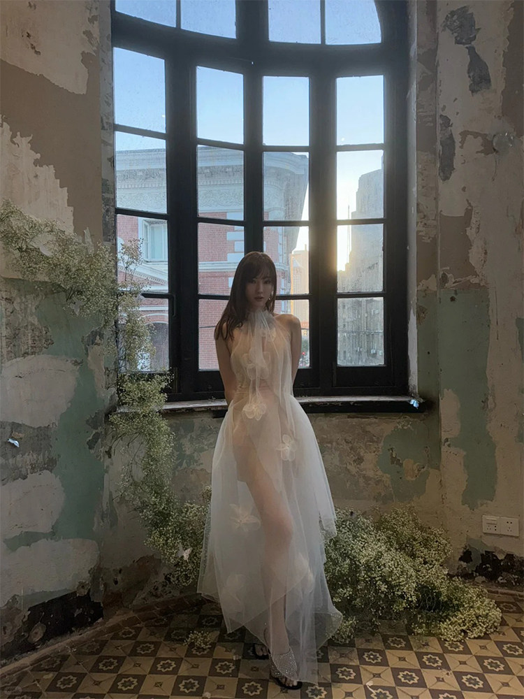 프랑스식 요정 바람 화이트 망사 행침 목 드레스 해변가 휴가 바람 롱 스커트 신부 아침 로브 2025 새로운 여성