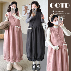 批发大货实拍<b class='q'>孕妇</b><b class='q'>冬季</b>韩系灯芯绒绗棉加厚背心裙木耳边针织打底毛衣