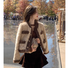 批发<b class='q'>特价</b>（原版布料）小香风复古减龄百搭显瘦毛茸茸羊羔毛外套女