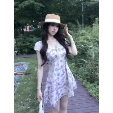 批发温柔风a字中裙<b class='q'>半袖</b>v领设计感精致清新女装夏季别致流行时尚<b class='q'>连衣裙</b>