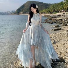 批发2026年新款浪漫印花度假<b class='q'>荷叶边</b>不规则摆仙女挂脖<b class='q'>连衣裙</b>清新美丽