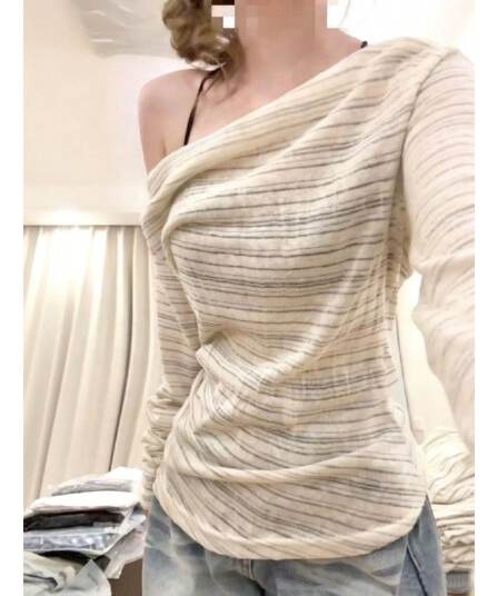비스듬한 오프숄더 스트라이프 블라우스 여성 봄 여름 새로운 보트넥 긴팔 몸매 가꾸기 슬림해 보이는 자외선 차단 맨위