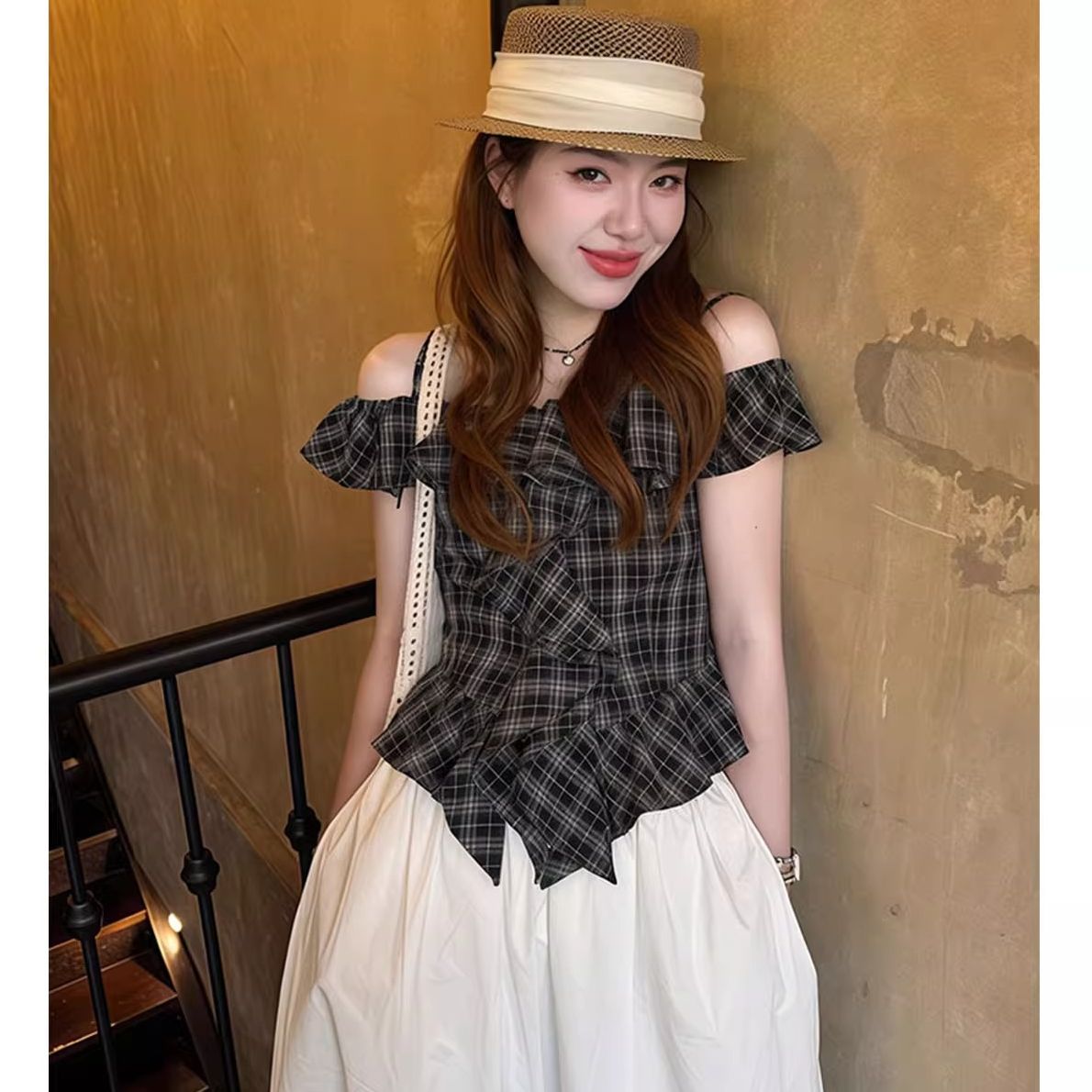 체크무늬 오프숄더 반팔 티셔츠 여성 여름 달콤함 오프숄더 프릴 맨위 디자인 센스 오프숄더 슬립 맨위