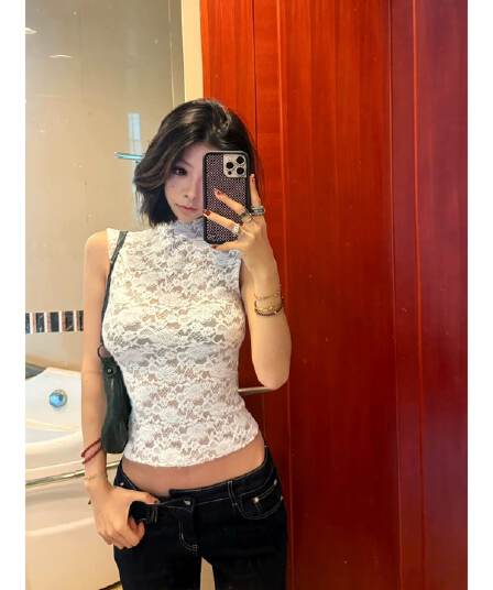 프랑스식 반하이넥 레이스 홀로우 아웃 민소매 조끼 여성 2026 여름 새로운 섹시함 몸매 가꾸기 슬림해 보이는 인사이드 잡아라. 의류