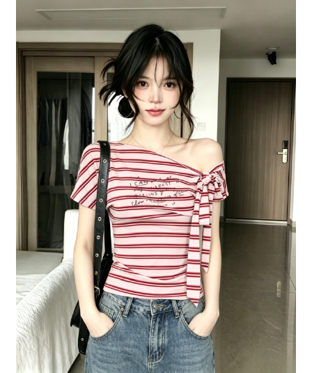 원본 품질 핫걸 바람 스트라이프 비스듬한 어깨 반팔 티셔츠 여성 여름 몸매 가꾸기 슬림해 보이는 나비 매듭 스트랩 맨위