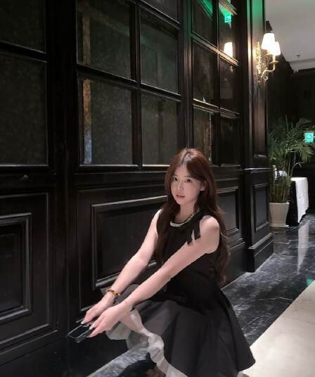 2026 섹션 라운드 넥 작은 검은 드레스 생일 공주 퍼프 치마 고급 센스 민소매 조끼 스커트 한 마디 여성 드레스