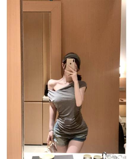 원본 원단 디자인 센스 매듭 비스듬한 어깨 핀치 Pleat 허리 수축 슬림해 보이는 티셔츠 핫걸 품격 슬림해 보이는 맨위
