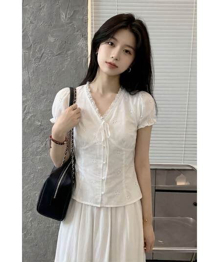 자카드 순면 원단 네리 한 부서 달콤한 자매 V넥 레이스업 레이스 자수 거품 소매 몸매 가꾸기 반팔 작은 셔츠