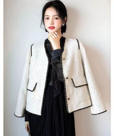 명문 여성 요정 가스 2026 봄 새로운 샤오시엔 명문 여성 바람 품격 우아함 스팽글 짧은 외투 미니멀리즘 패션