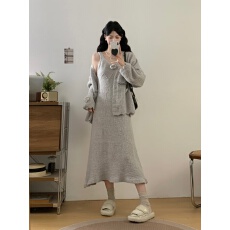 批发实拍温柔奶系设计感针织衫女韩版宽松显瘦重工山茶花两件套套装