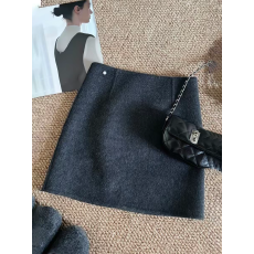 批发高级感纯色毛呢短<b class='q'>裙</b>女2025秋冬韩系简约百搭A字半身