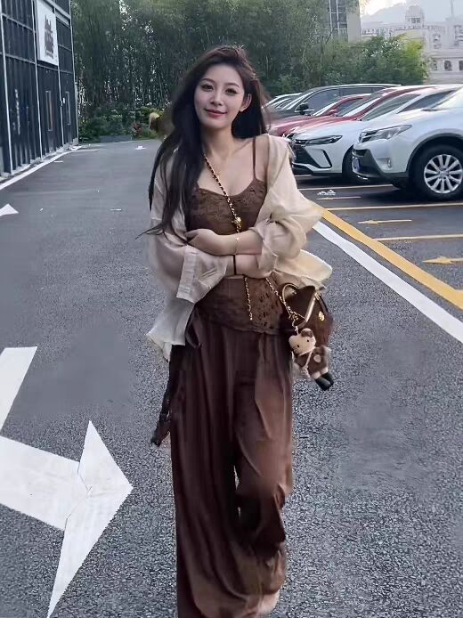 여름 고급 센스 세트 레트로 핫걸 품격 패션 슬립 짜임 허리 로프 슬림해 보이는 와이드 레그 팬츠 세 조각 여성 세트