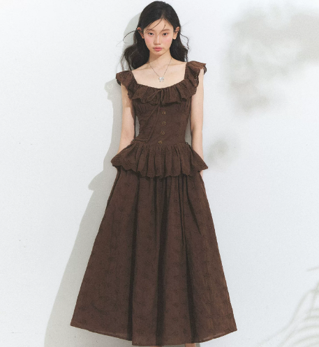 4 월 15 일 신제품 annatto 레트로 자수 광장 칼라 여성 드레스 허리 수축 슬림해 보이는 브라운 롱 스커트