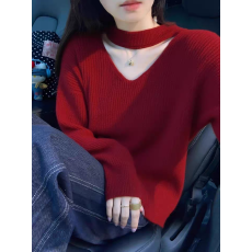 批发新年圣诞红色挂脖v领<b class='q'>毛衣</b>女秋冬法式慵懒高级感浣熊绒针织衫外穿