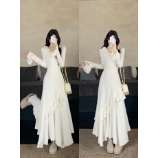 批发实拍~ 法式复古修身显瘦V领下摆拼接高级感不规则长袖中长连衣裙