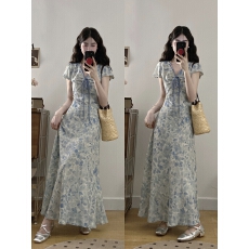 批发实拍~  夏季新款A字收腰优雅气质显白蓝色印花法式短袖中长<b class='q'>连衣裙</b>