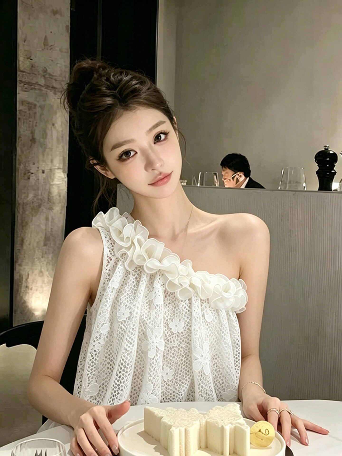 2026 새로운 여름 부드러운 연령 감소 품격 고유 한 아름다운 세련된 외국 가스 연령 감소 작은 대중 화이트 비스듬한 어깨 의류
