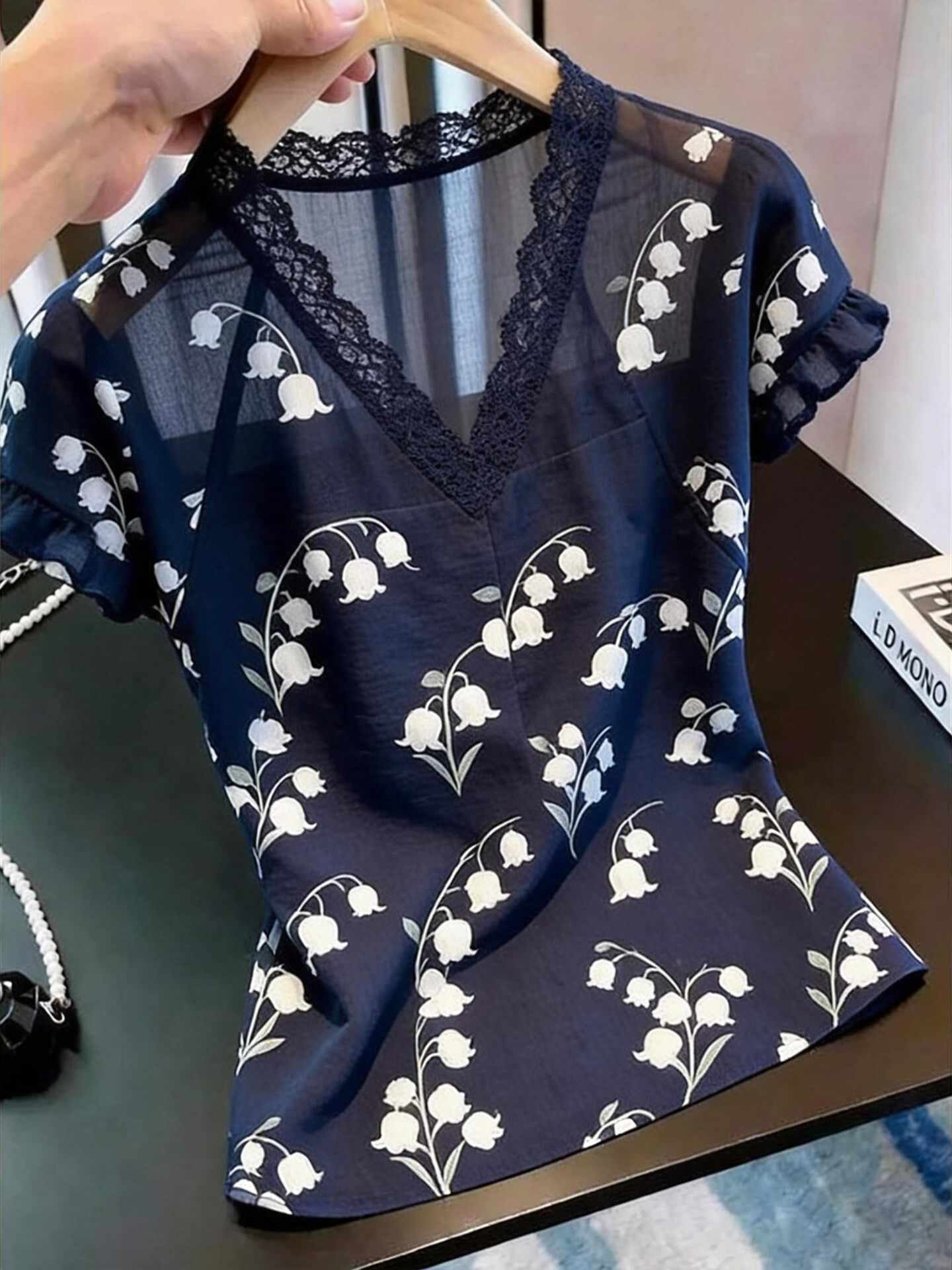 프랑스식 프린트 반팔 맨위 여성 여름 레이스 V넥 품격 작은 대중 디자인 센스 셔츠 슈퍼 잘 생긴 시간 아직도 느낌