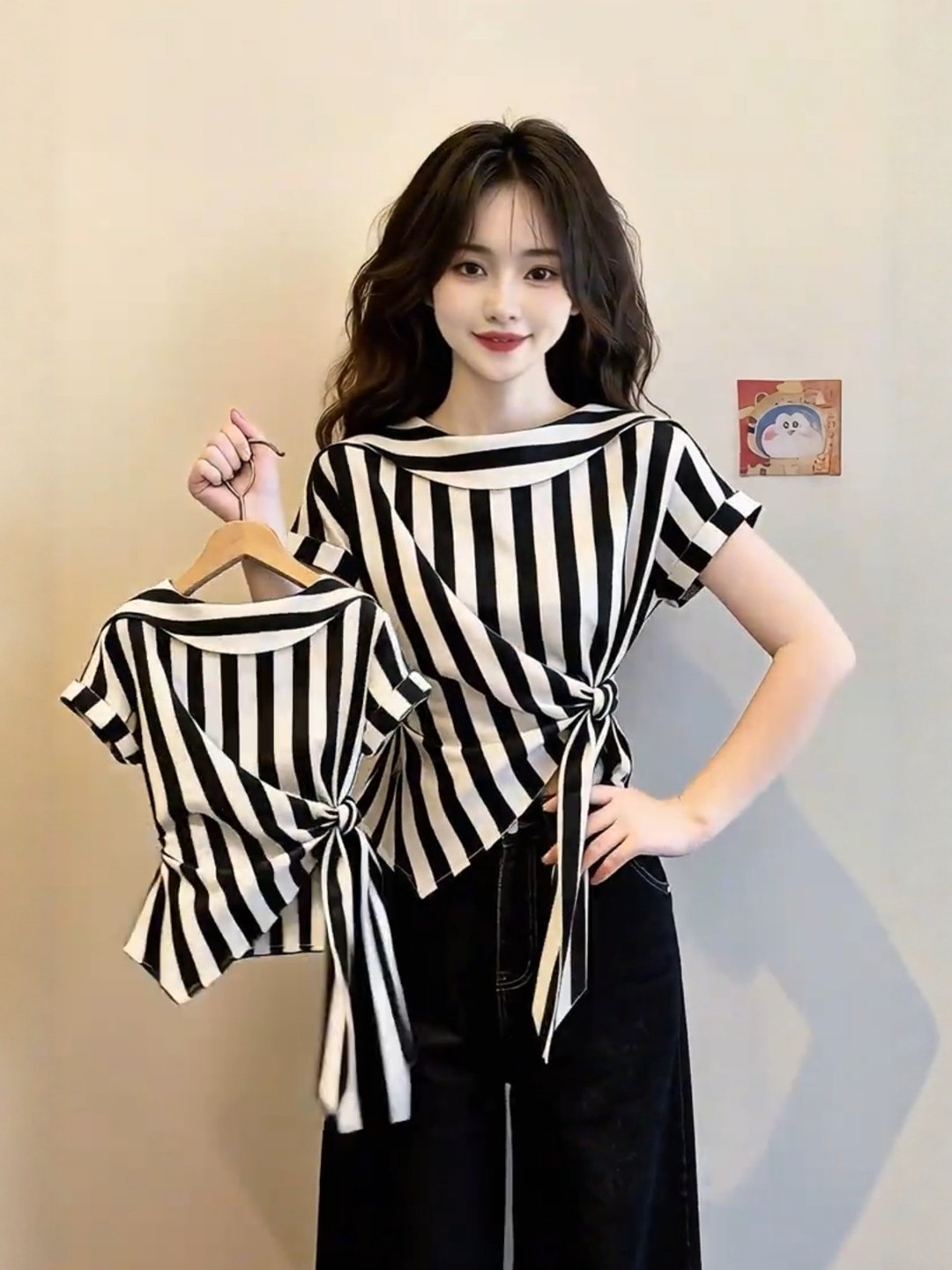 프랑스식 미니멀리즘 품격 빛 요리 한 바람 검정색 스트라이프 폴로 칼라 여성 셔츠 2026 여름 새로운 다용도 꼬집기 허리 작은 셔츠