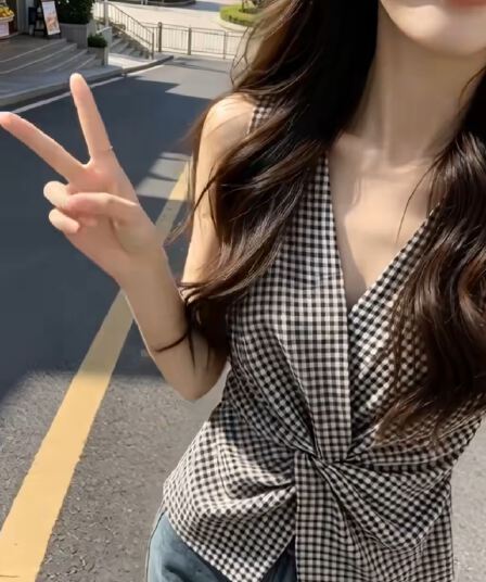 밤나무 니켈 니켈 얇은 스타일 오래된 돈 바람 흑인과 백인 체크무늬 조끼 여자 여름 고급 외국 가스 비틀림 디자인 센스 조끼