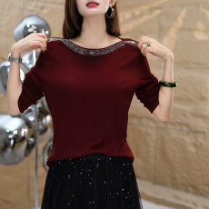 批发2026年秋季新款大码<b class='q'>女装</b><b class='q'>胖</b>MM<b class='q'>时尚</b>气质红色设计感圆领长袖T恤上衣
