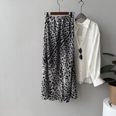 批发2026春装轻奢高级感豹纹开叉半身裙女春季高腰<b class='q'>显瘦</b>高级a字长裙