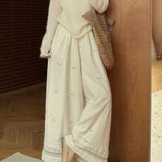 批发<b class='q'>白</b>色镂空蕾丝阔腿裤女夏季小众拼接刺绣直筒裤小个子慵懒风