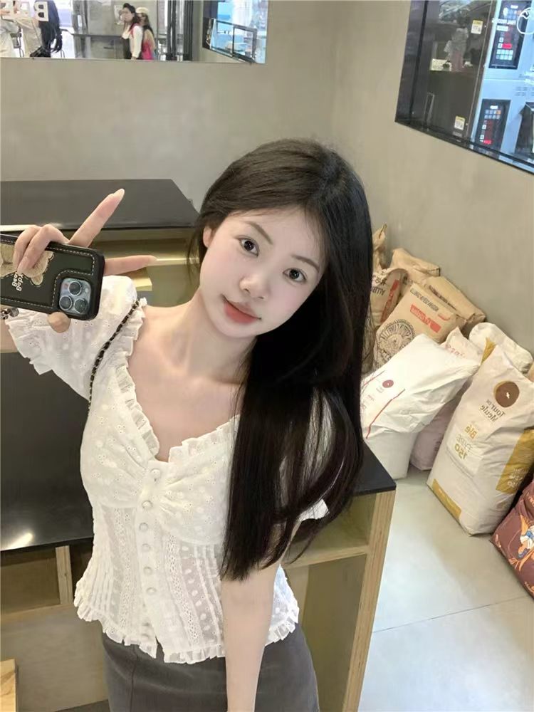 궁정 바람 작은 키 부드러운 레이스 거품 소매 셔츠 여성 여름 몸매 가꾸기 슬림해 보이는 반팔 셔츠 달콤함 맨위