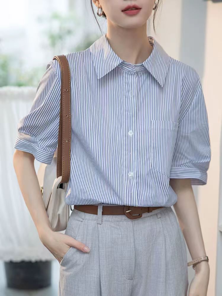 프랑스식 파란색 스트라이프 POLO 칼라 반팔 여성 셔츠 여름 2026 새로운 출퇴근 품격 긍정적 인 로드 중 셔츠 맨위