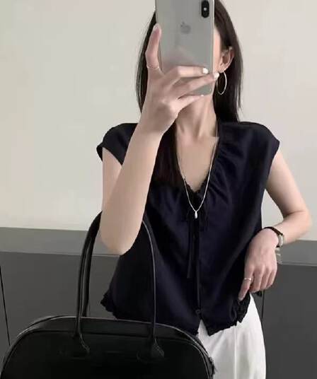 검정색 면 린넨 V넥 반팔 여성 셔츠 여름 새로운 프랑스식 프릴 펌프 로프 디자인 센스 루즈핏 민소매 맨위
