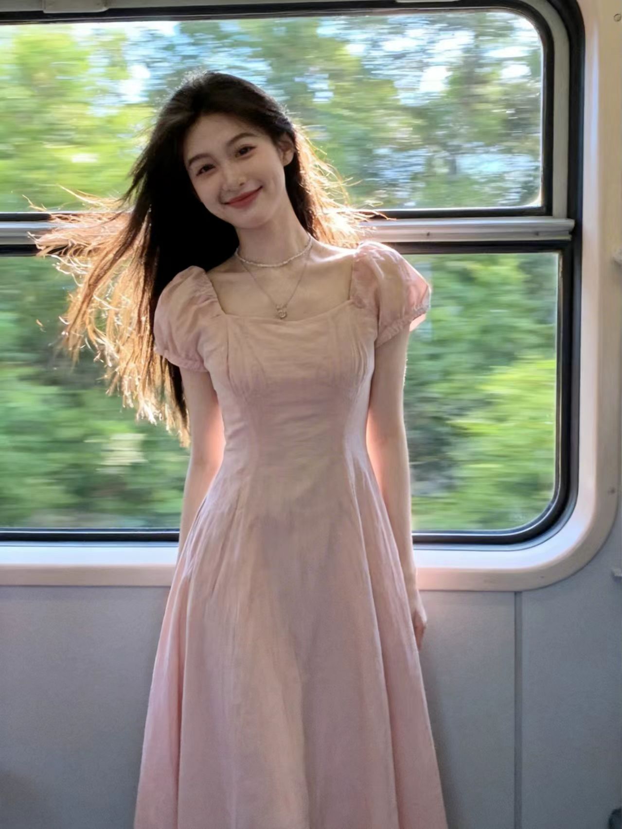 2026 프랑스식 연령 감소 부서 핑크색 여성 드레스 여름 분기 별 칼라 거품 소매 허리 수축 슬림해 보이는 일상 중간 길이 치마