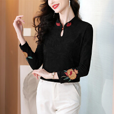 批发2026秋冬新款新中式国风长袖绣花<b class='q'>T</b><b class='q'>恤</b>上衣女民族风高领刺绣打底衫