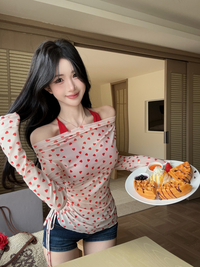 실사 정가 봄 여름 새로운 하트 긴 소매 티셔츠 몸매 가꾸기 비스듬한 어깨 자외선 차단 기본 셔츠 빨간색 인사이드 가져 가라.