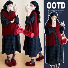 批发实拍2025秋冬新款孕妇红马甲毛衣搭宽松显瘦长袖<b class='q'>连衣裙</b>孕妇套装