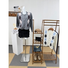 批发韩系复古拼色菱格羊毛<b class='q'>针织</b><b class='q'>开衫</b>女软糯亲肤秋冬厚实保暖毛衣外套